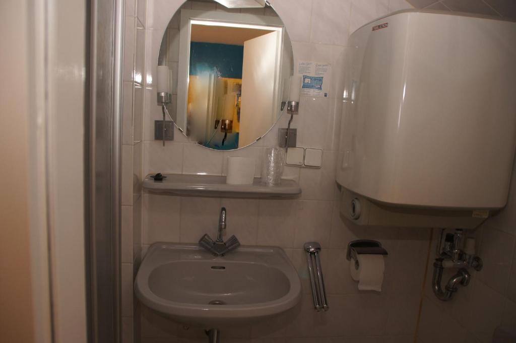 Hotel Paseo Aquisgrano Quarto foto